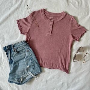 Women’s pink American Eagle ribbed t-shirt with ruffled edges